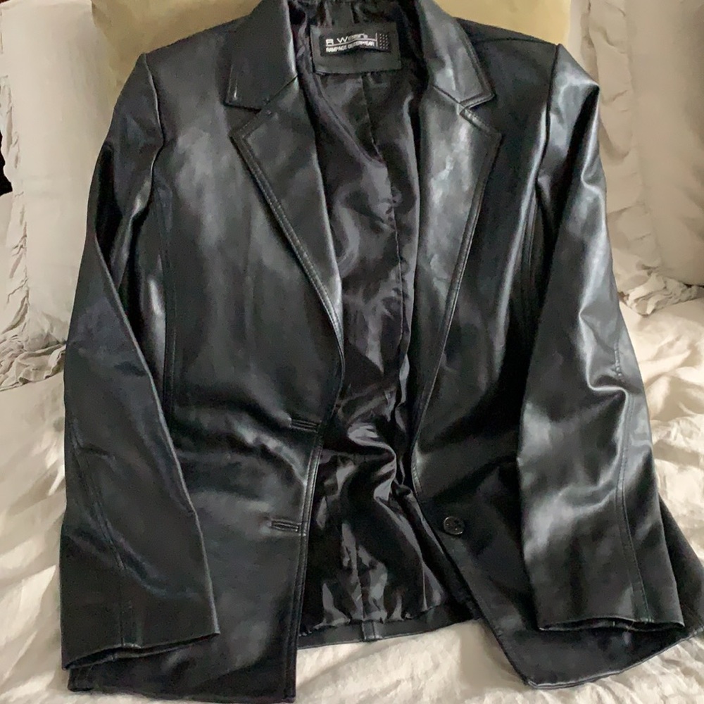 Leather jacket! - Picture 4 of 5